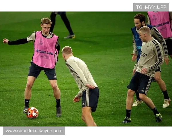 足球球星赛前一天训练全纪录揭示备战背后的辛酸与坚持